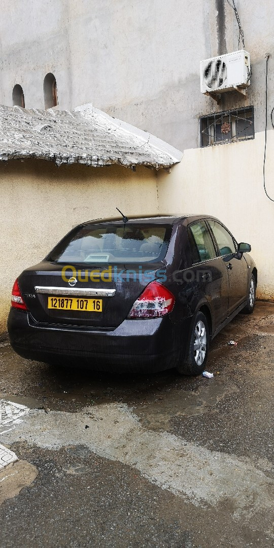 Nissan Tiida 4 portes 2007 Tiida 4 portes