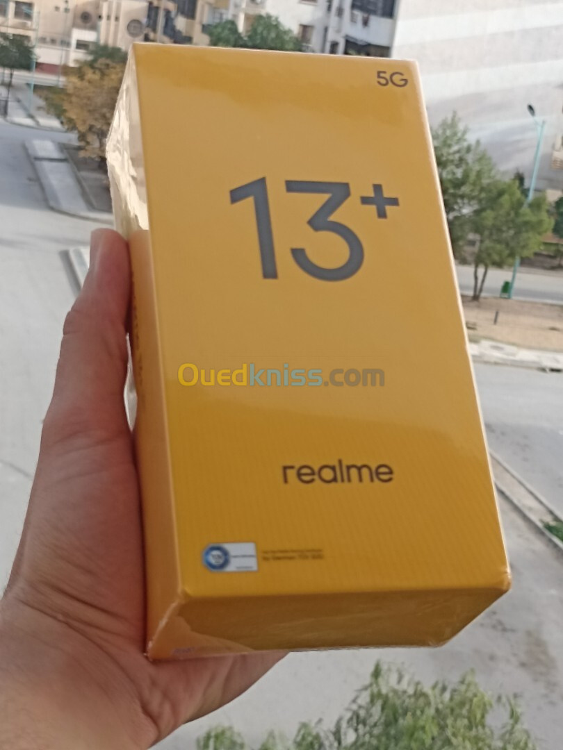 REALME 13 Plus 5G هاتف يغير قواعد اللعبة