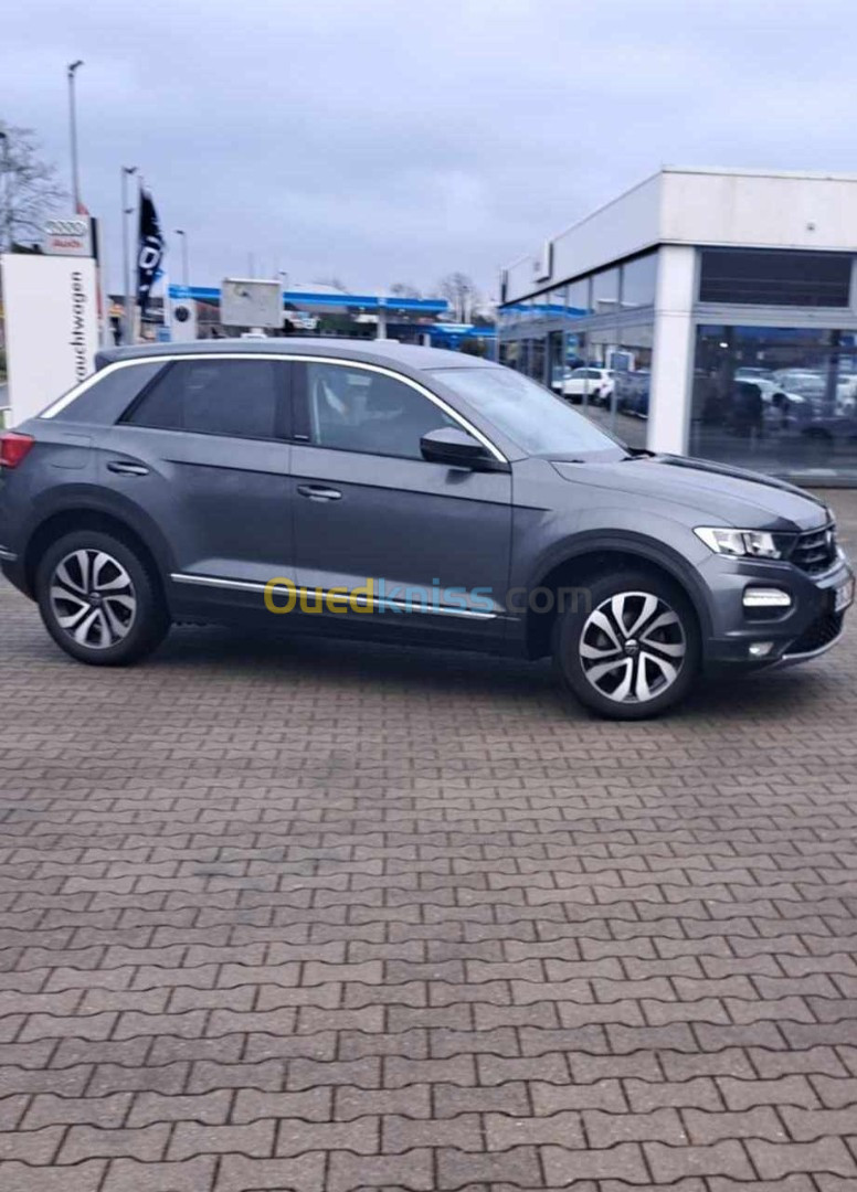 Volkswagen T-Roc 2022 Active