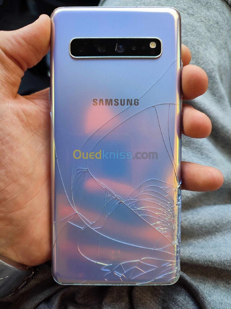 Samsung S10 5G fissuré arrière  8/256