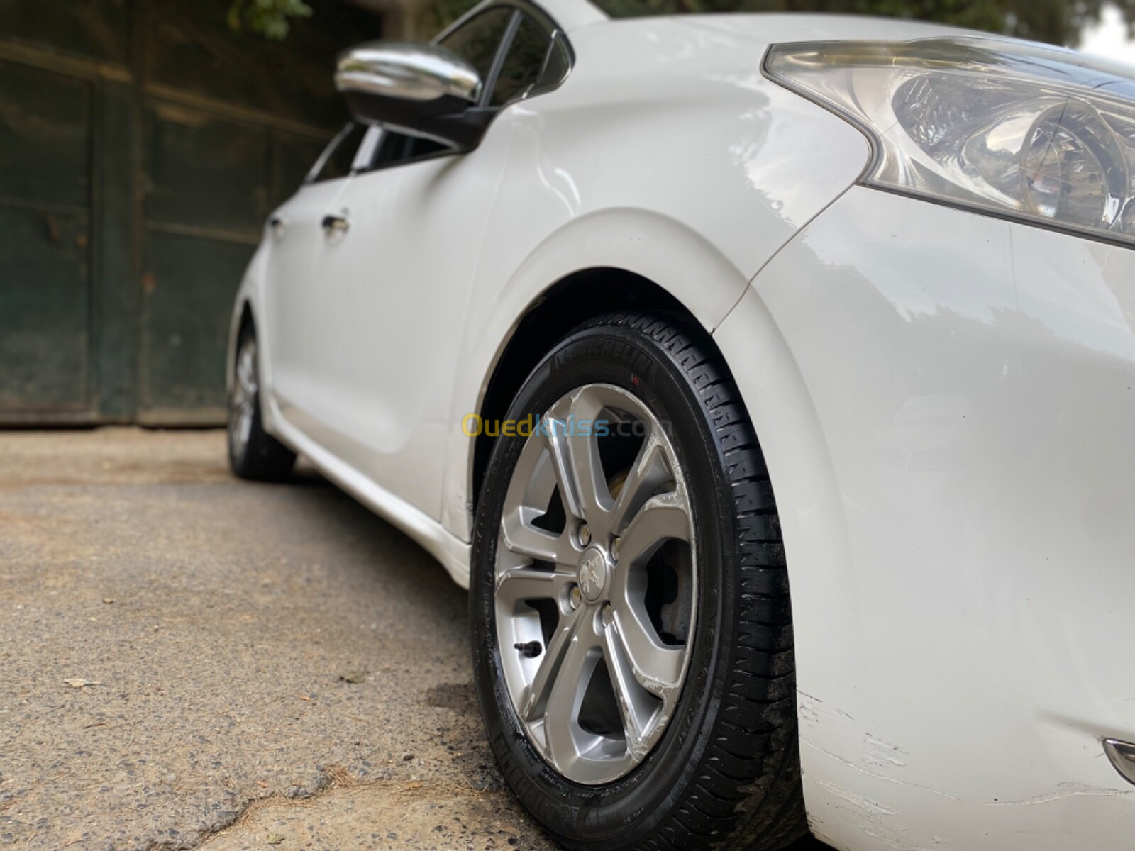 Peugeot 208 2015 Allure Facelift