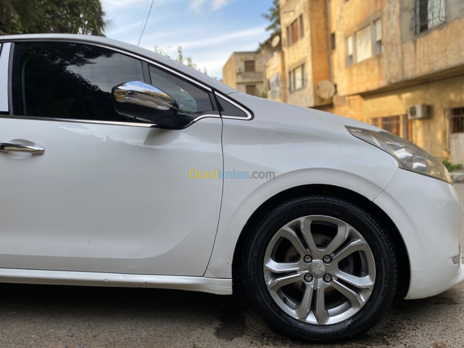 Peugeot 208 2015 Allure Facelift