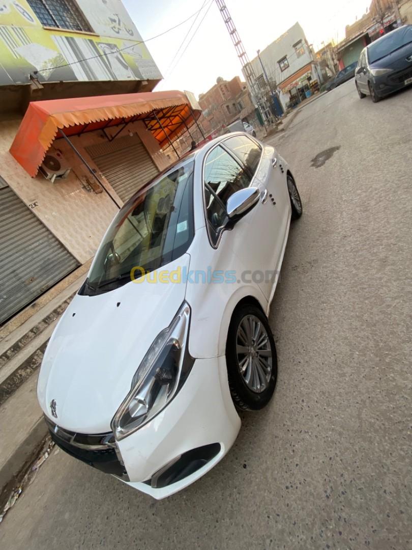 Peugeot 208 2015 Allure Facelift