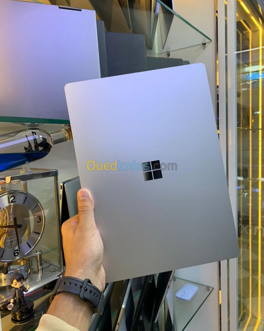 Surface Laptop 4 Ryzen5 16Gqb/256GB 2k