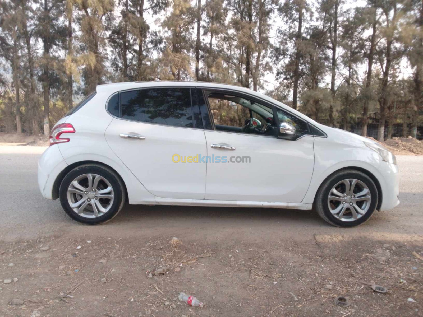 Peugeot 208 2015 Allure