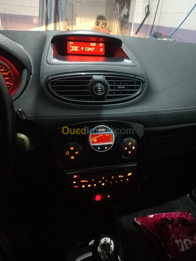 Renault Clio 3 2012 Night and Day