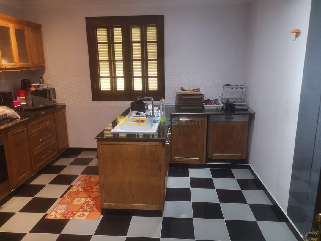 Location Appartement F4 Annaba Annaba