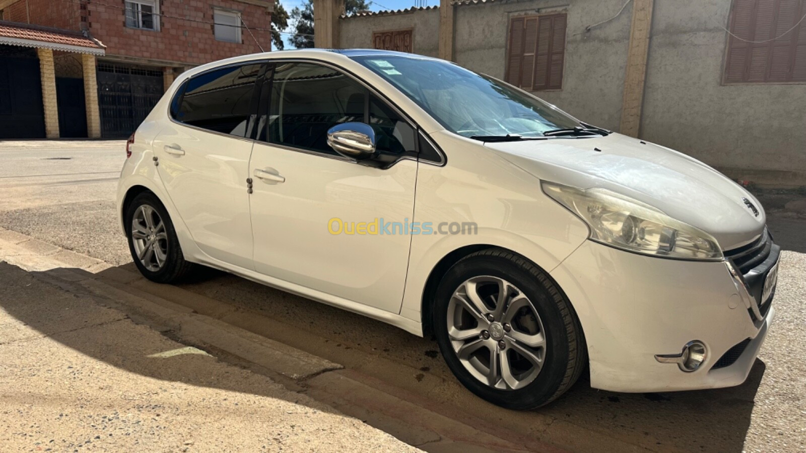 Peugeot 208 2015 Allure