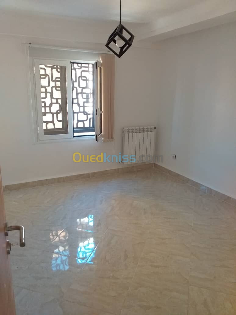 Location Appartement F4 Alger Draria