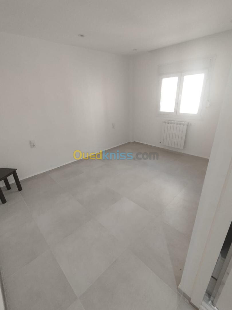 Location Appartement F4 Alger Ain benian