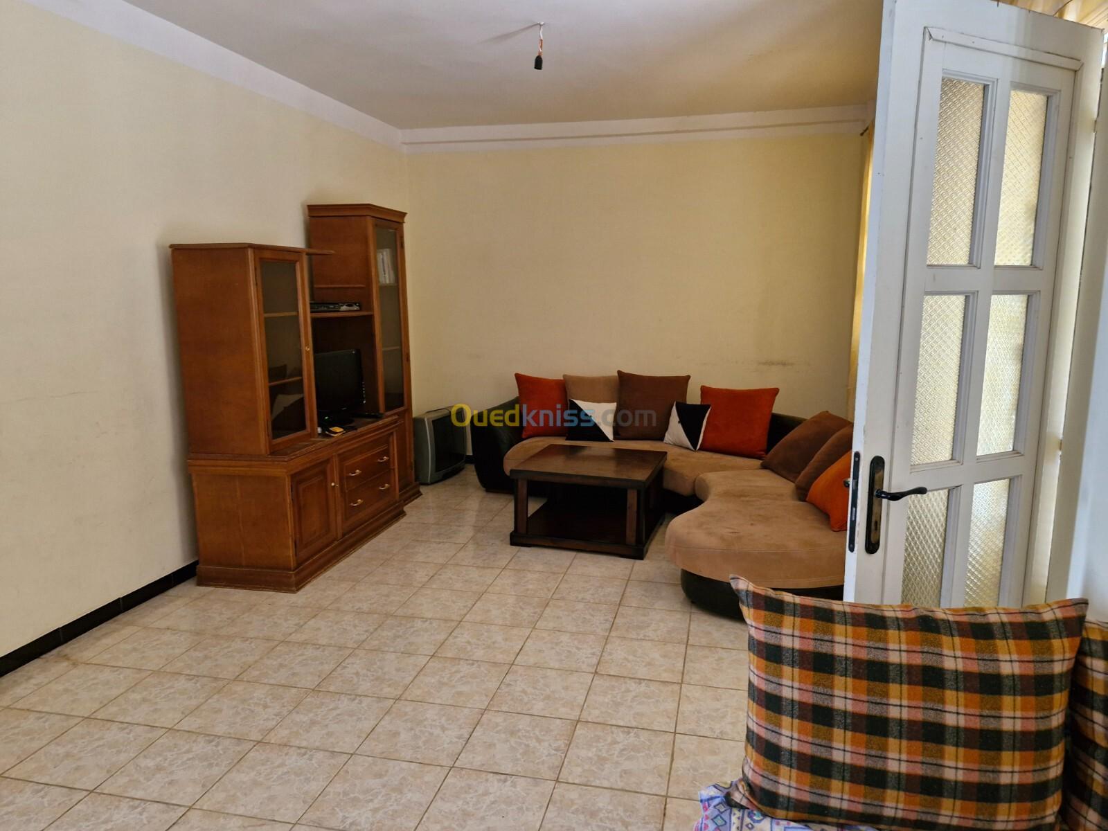 Location vacances Appartement F4 Mostaganem Mostaganem