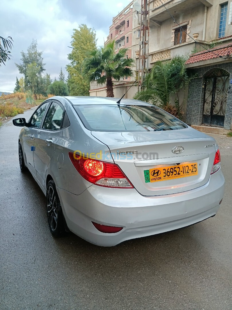 Hyundai Accent RB  4 portes 2012 Accent RB  4 portes