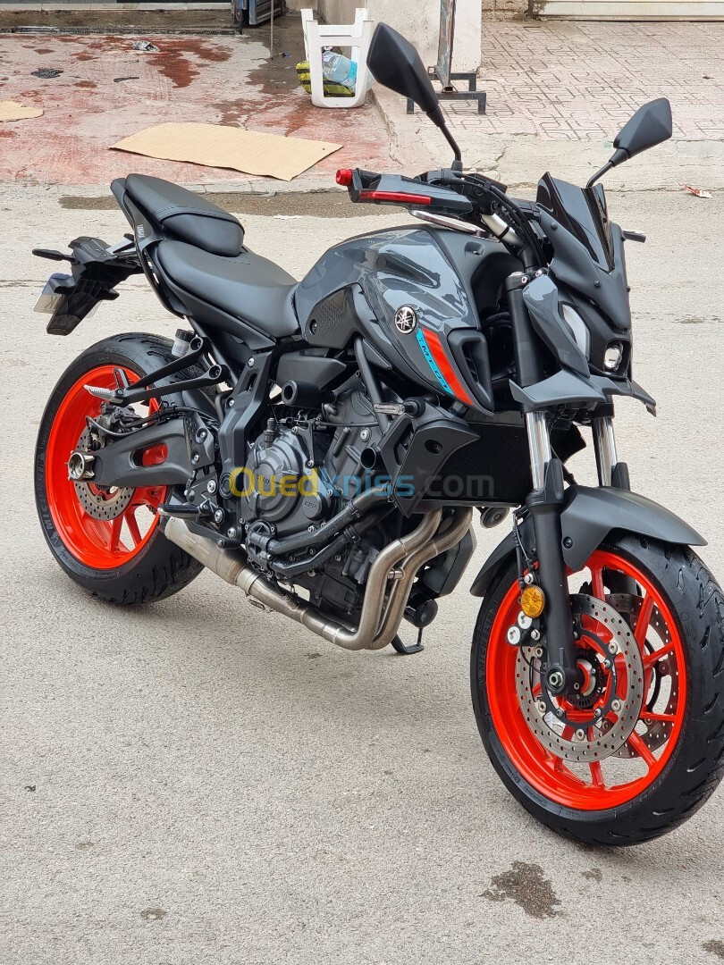 YAMAHA MT07 2022