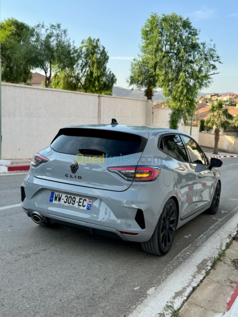 Renault Clio 2024 Alpine