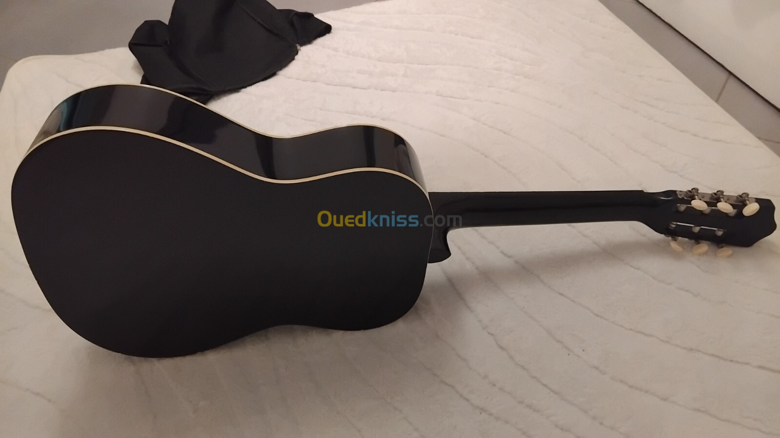 Guitare classique marque semtoni