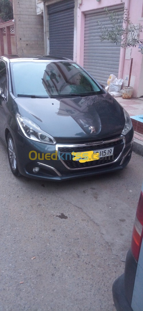 Peugeot 208 2015 Allure Facelift