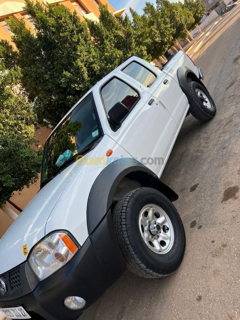 Nissan HARDBODY 2013 NP300