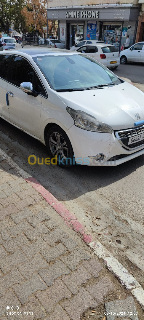 Peugeot 208 2015 Allure Facelift