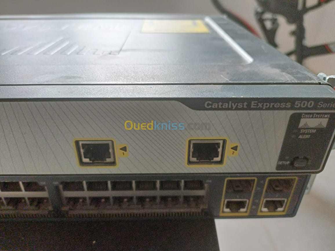 Cisco express 500 series  24 ports 10/100+ 2 interfaces 1 G