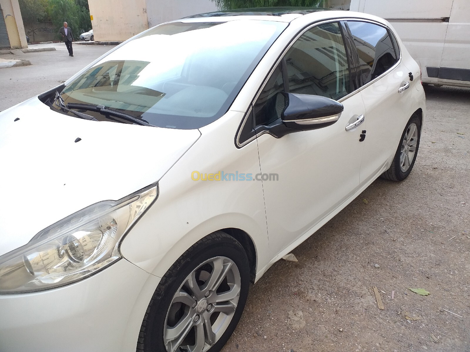 Peugeot 208 2015 Allure Facelift