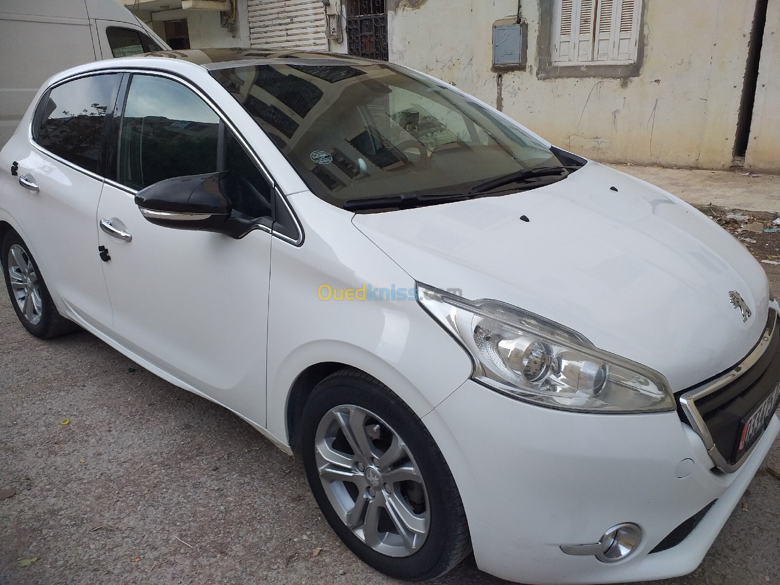 Peugeot 208 2015 Allure Facelift