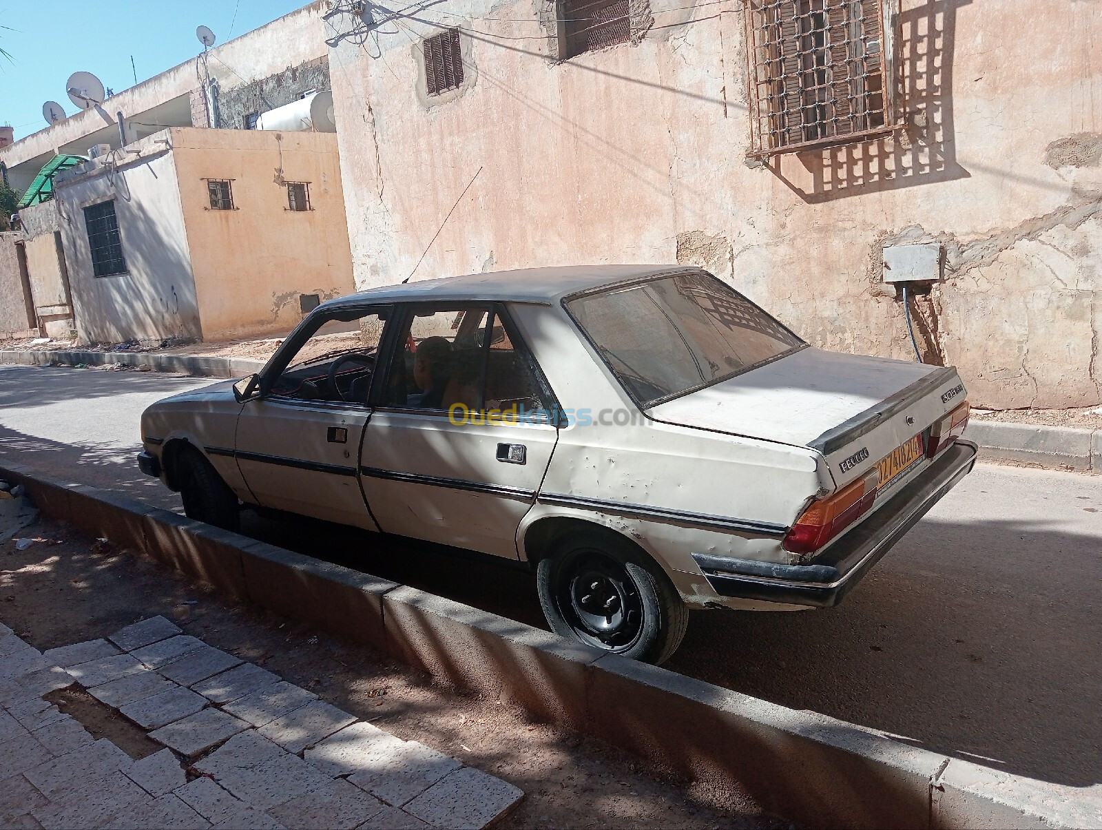 Peugeot 305 1982 305