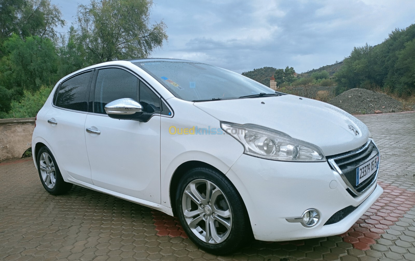 Peugeot 208 2015 Allure