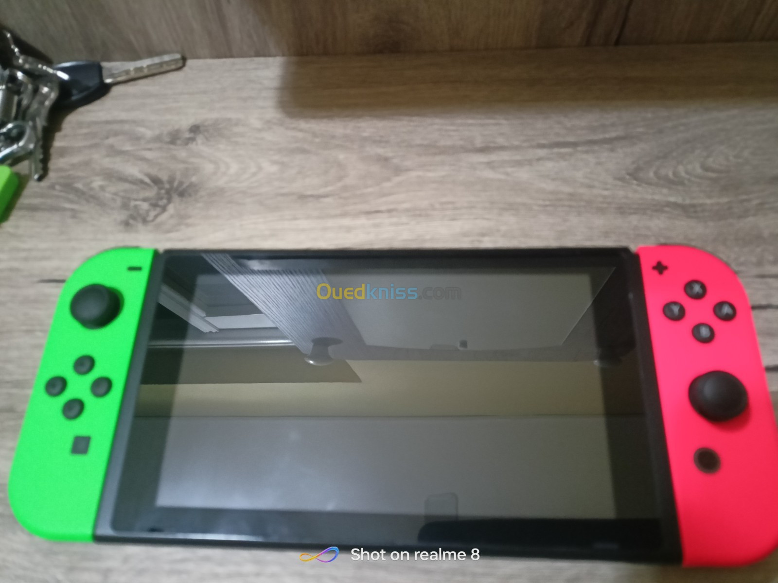 Nintendo switch v2 sans accessoires 