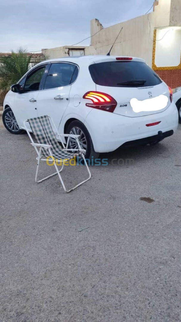 Peugeot 208 2015 Allure Facelift