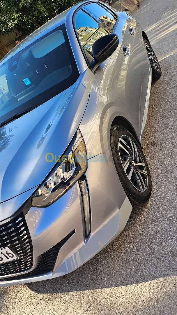 Peugeot 208 2023 Allure ess