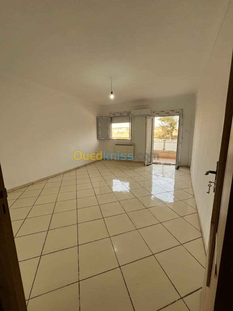 Location Appartement F4 Chlef Chlef