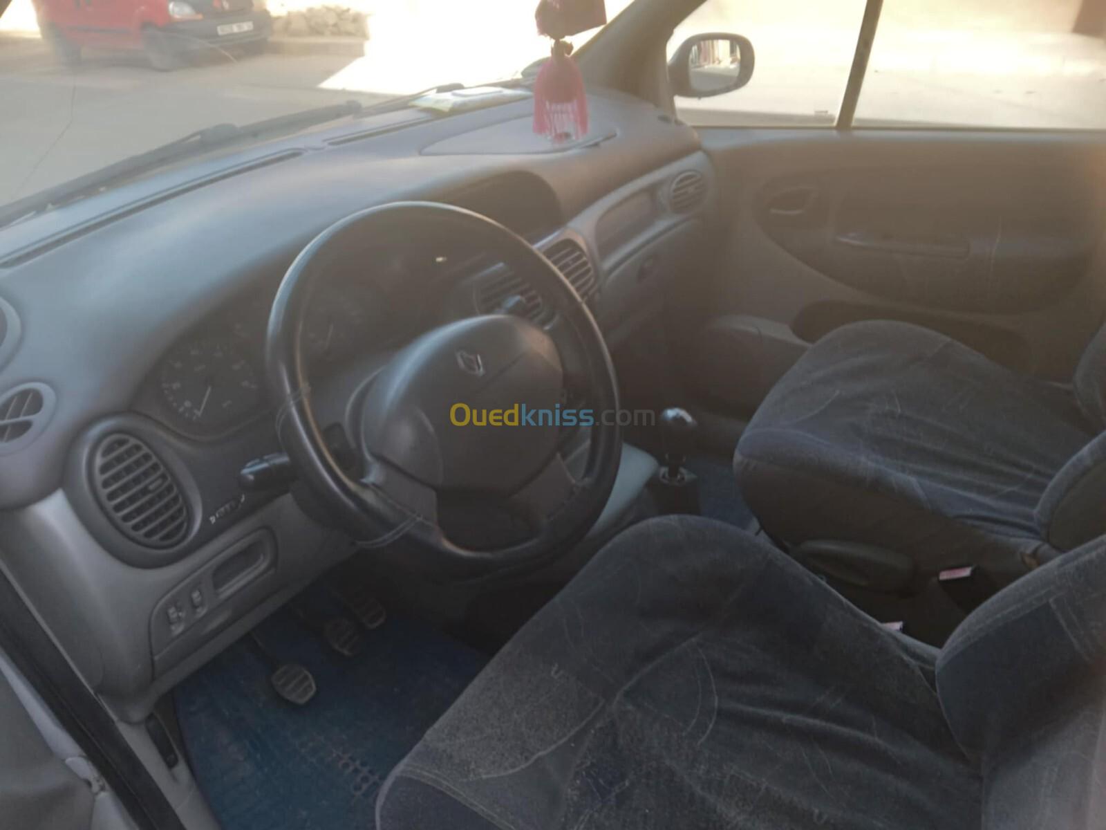 Renault Scenic 1997 ملبسة