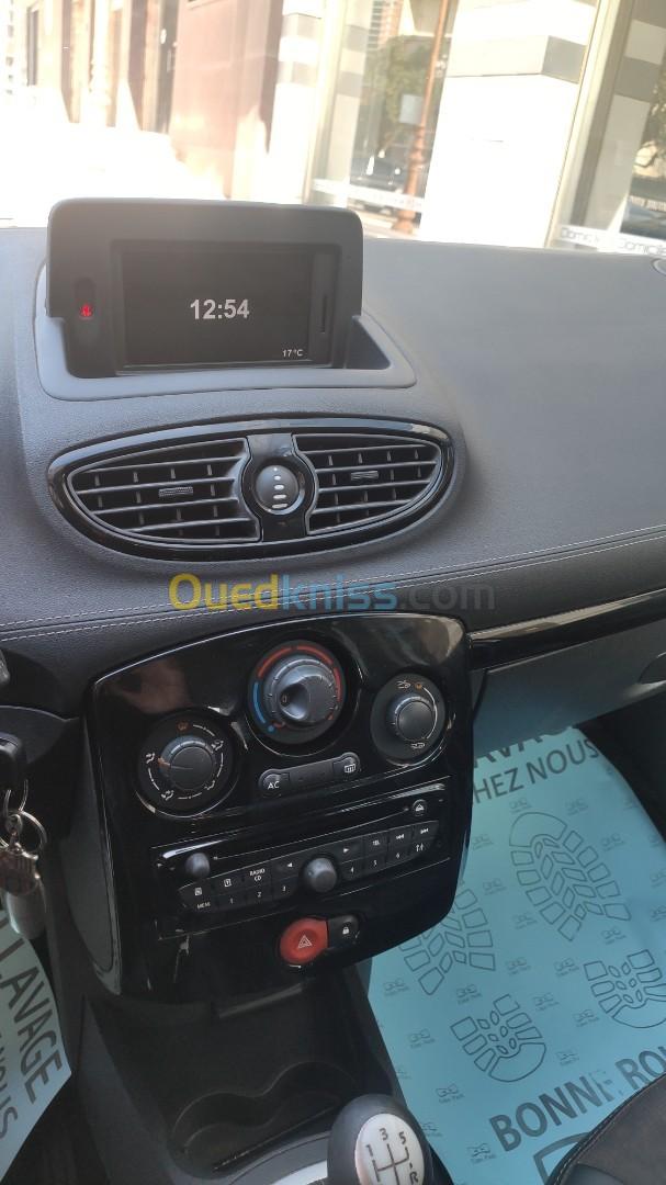 Renault Clio 3 2012 TOMTOM