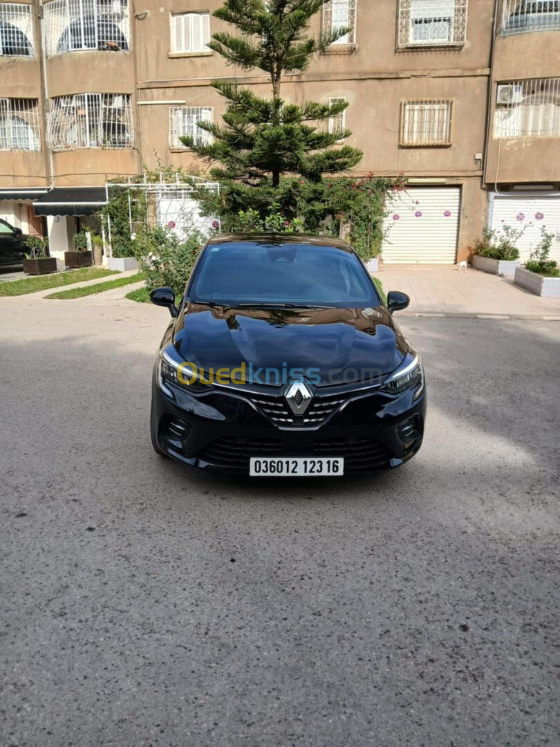 Renault clio 2023 