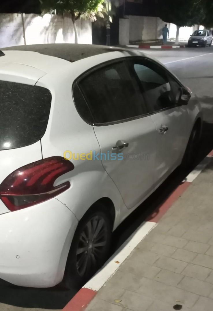 Peugeot 208 2015 Allure