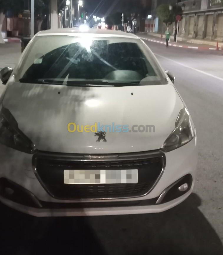 Peugeot 208 2015 Allure