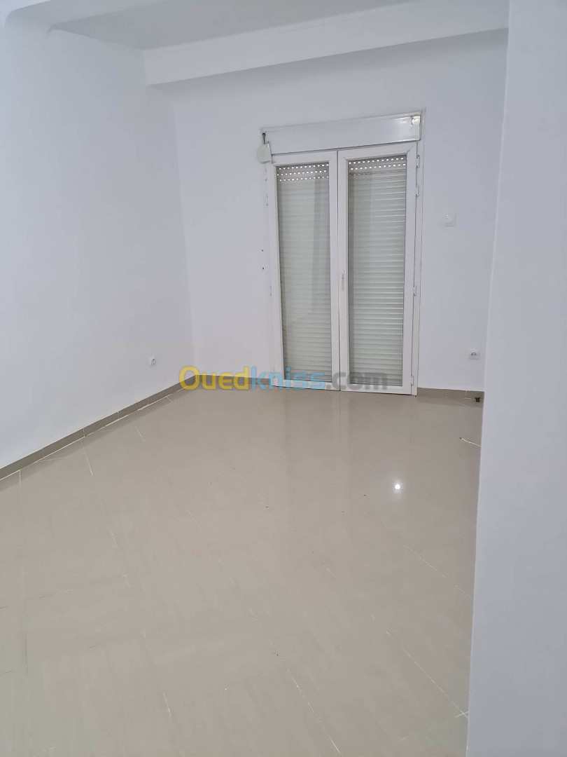 Location Appartement F4 Blida Blida