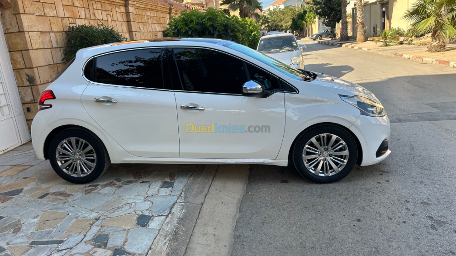 Peugeot 208 2016 Allure Facelift