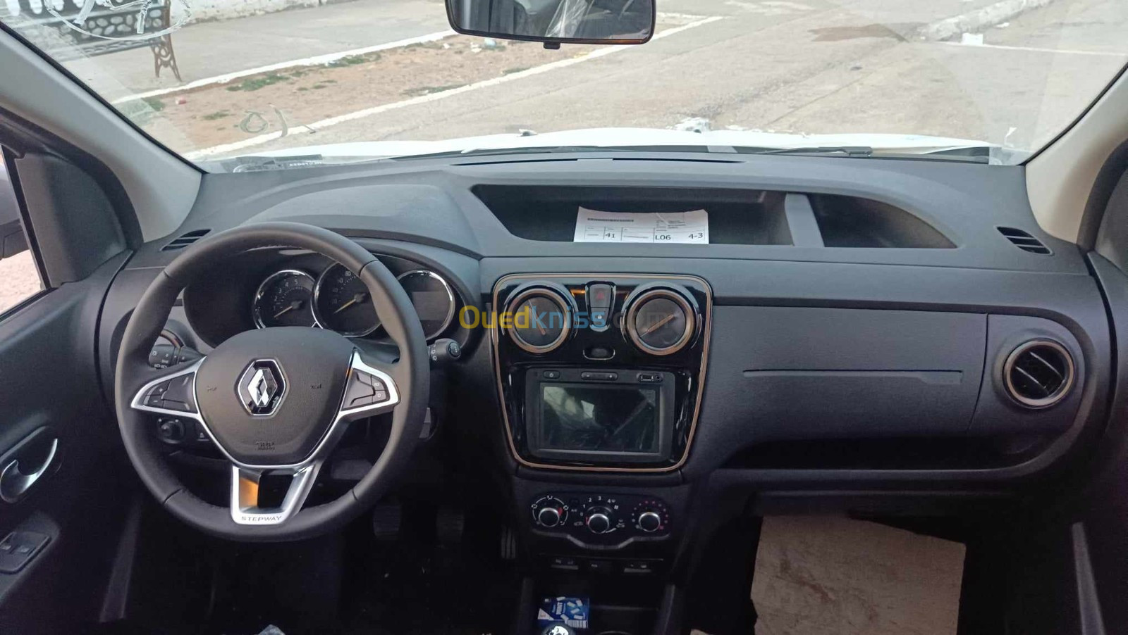 Renault KANGOO STEPWAY 2024 