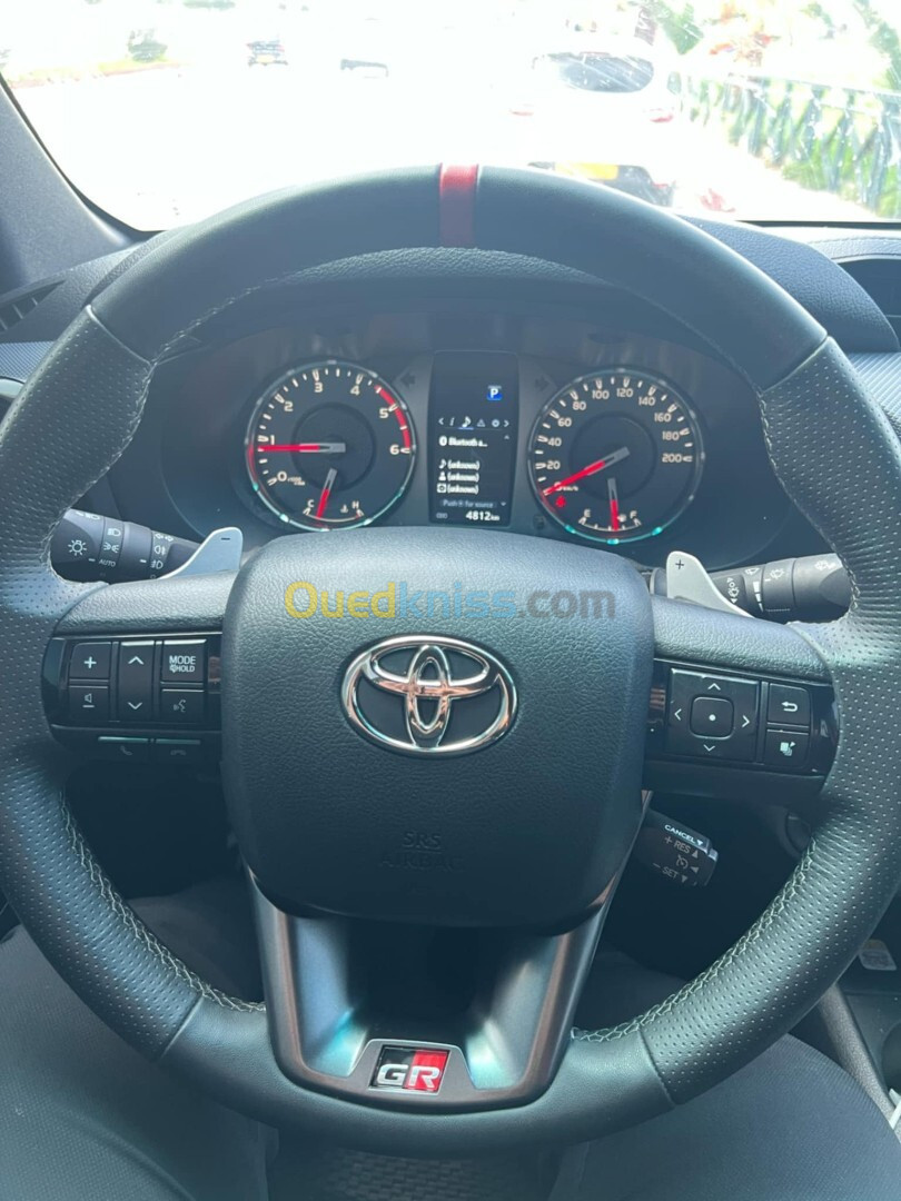 Toyota Hilux 2024 GR