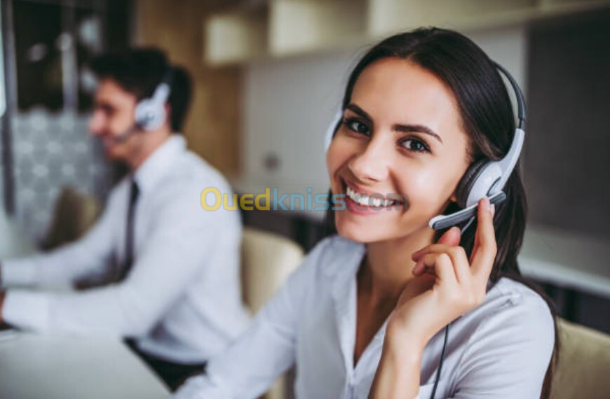 Télé opératrice du call center du Liberta store 