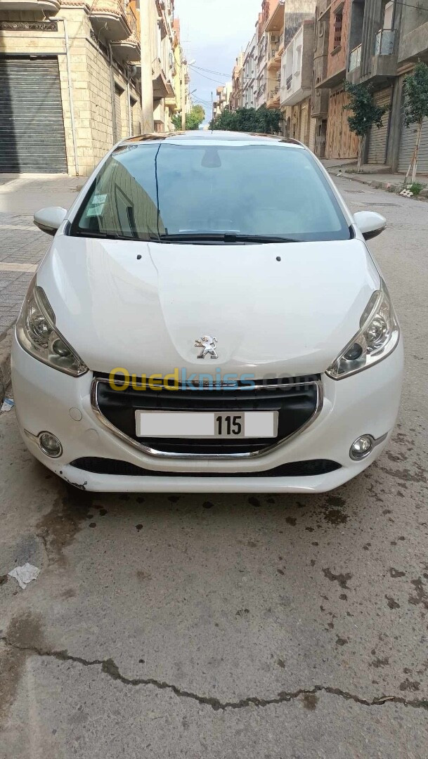 Peugeot 208 2015 Allure