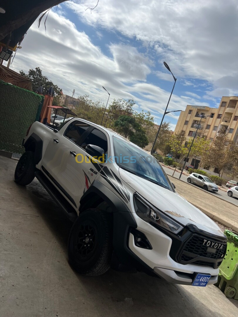 Toyota Hilux 2024 2.8