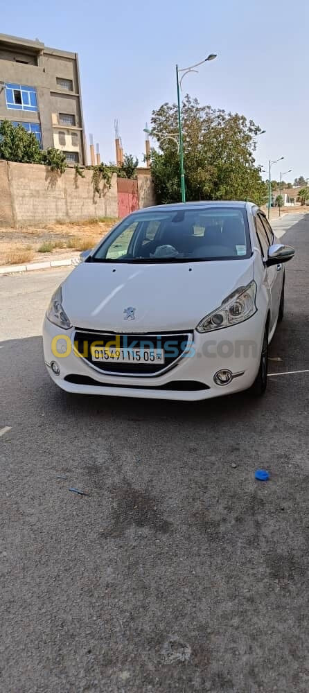 Peugeot 208 2015 Allure