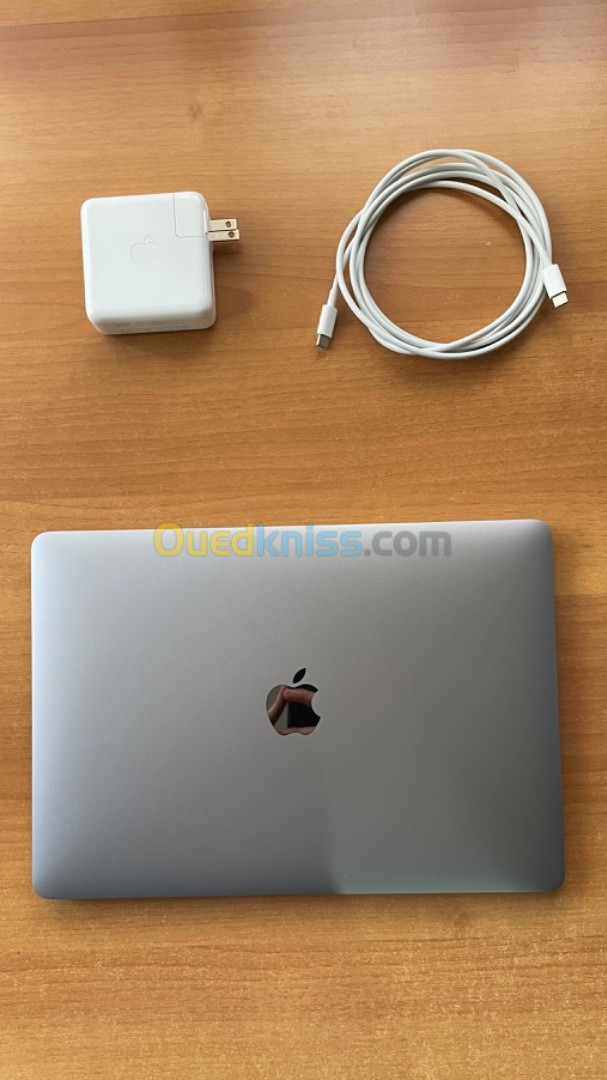 MacBook Pro M2 2022, Cycle : 46 , prix:205000 da