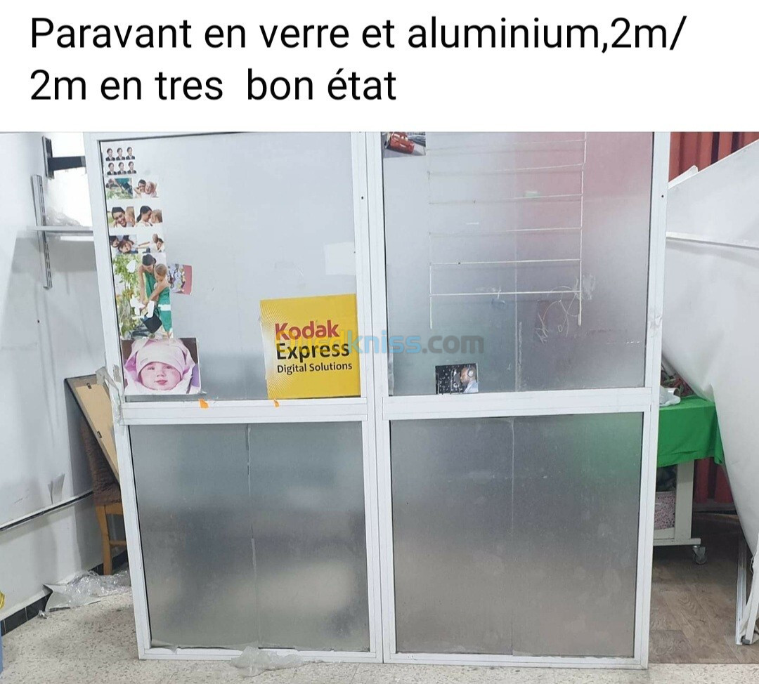 Paravant en aluminium et verre,2m/2m en très bon état 