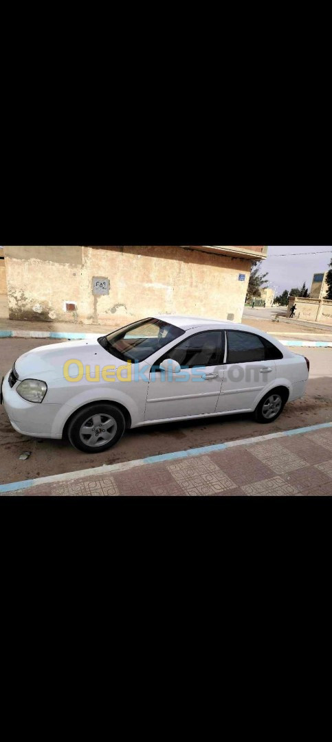 Chevrolet Optra 4 portes 2012 Optra 4 portes