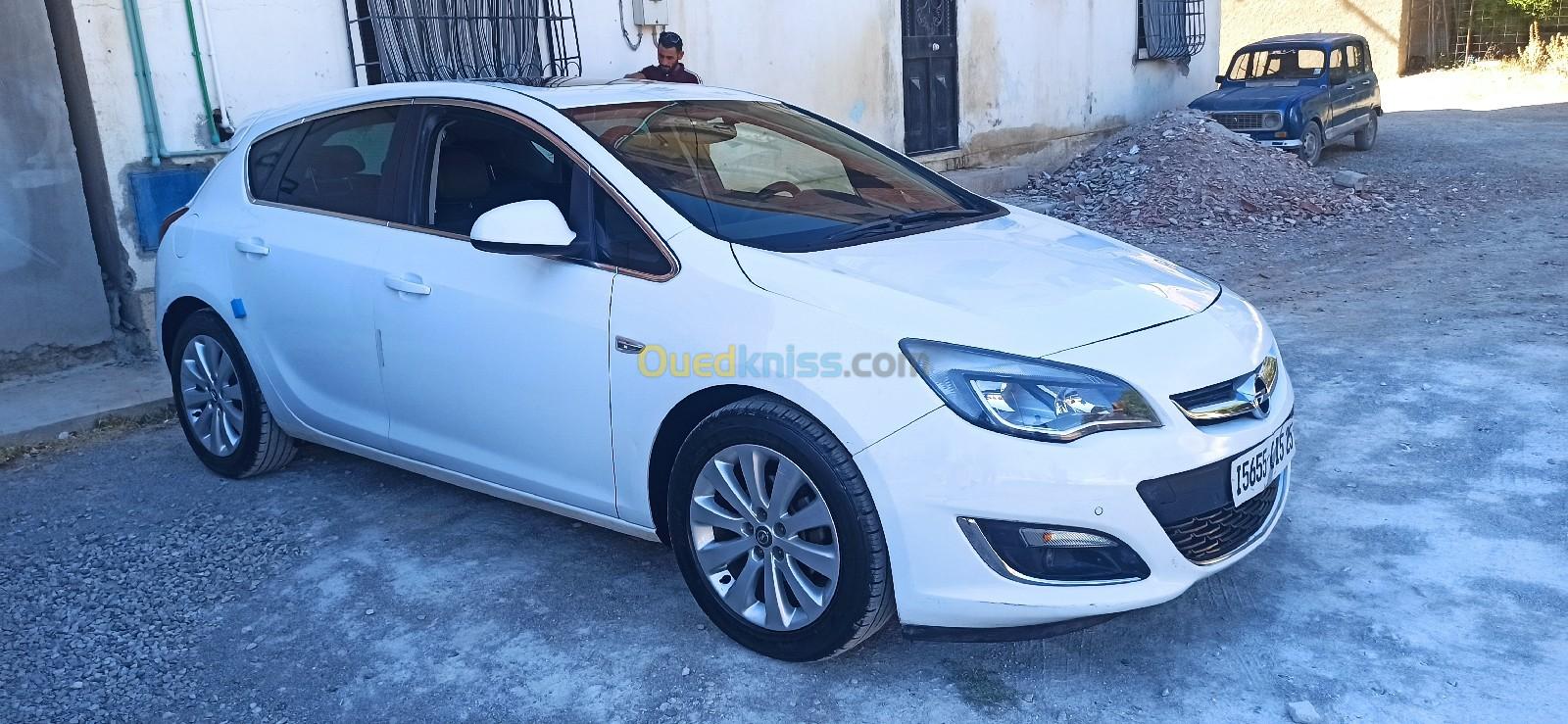 Opel Astra 2015 COSMO