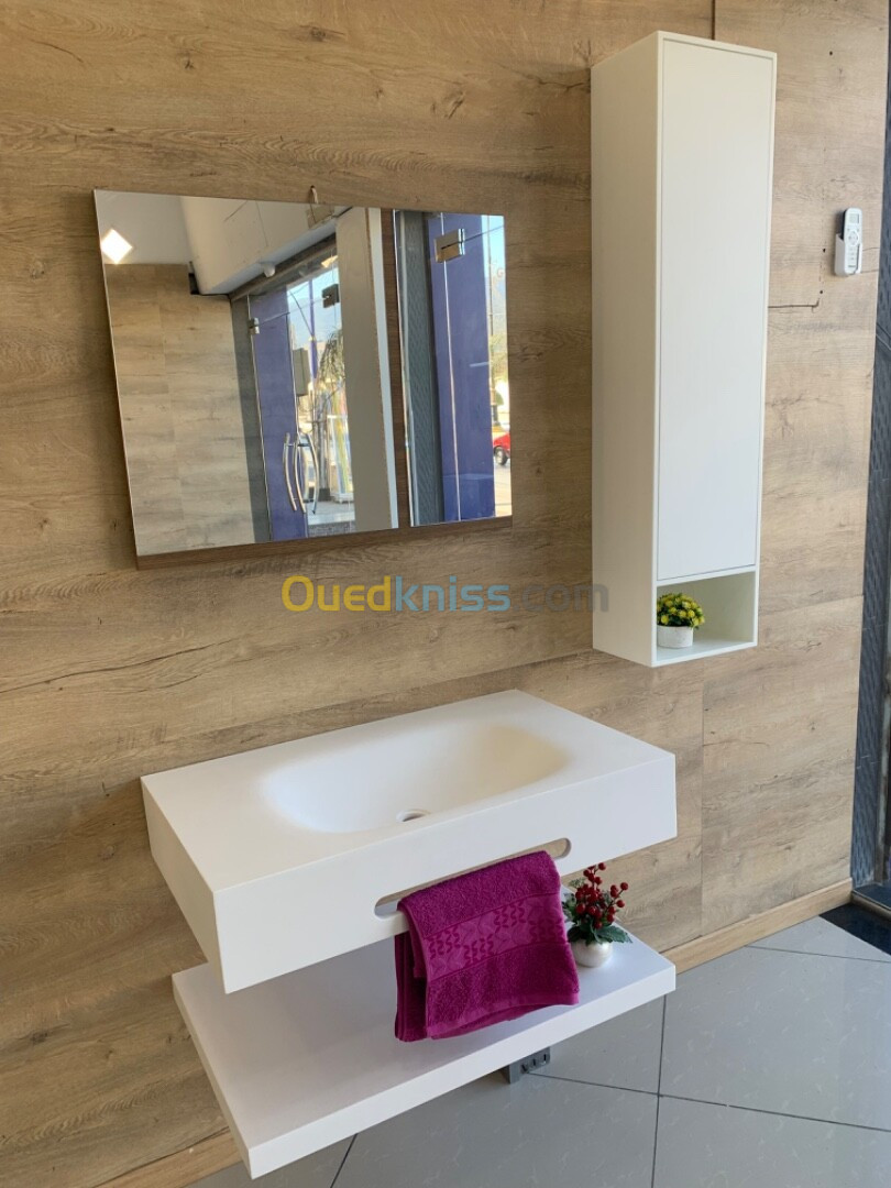 Meuble salle de bain haute de gamme en corian fabriqué sur mesure 