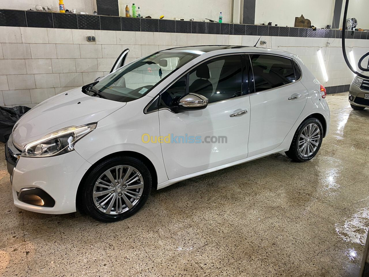 Peugeot 208 2018 Allure